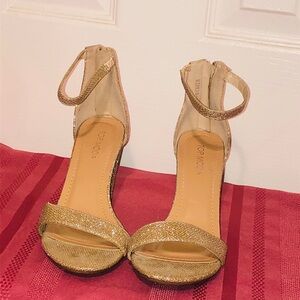 TOP Moda Glittering Gold Ankle Strap Heels
